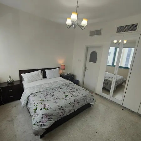 Apartamento The Master 1, Couple Should Be Married.